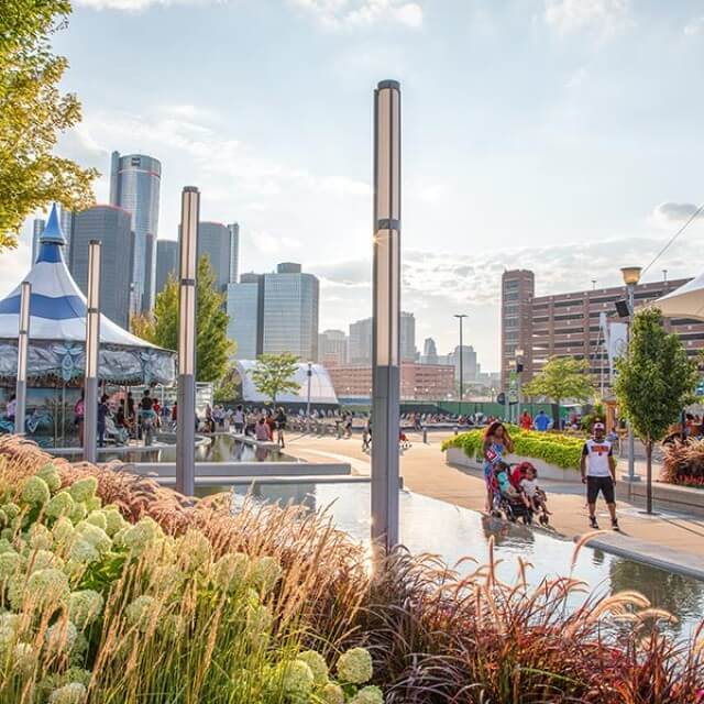 Things to do at the Detroit Riverwalk in Michigan