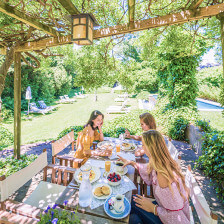 Al fresco dining in Long Island, New York